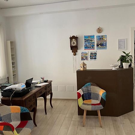 Hotel Bed And Book Rimini Exterior photo