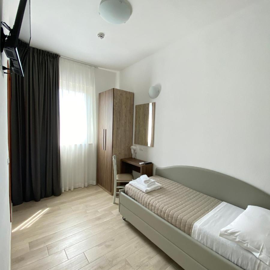 Hotel Bed And Book Rimini Exterior photo