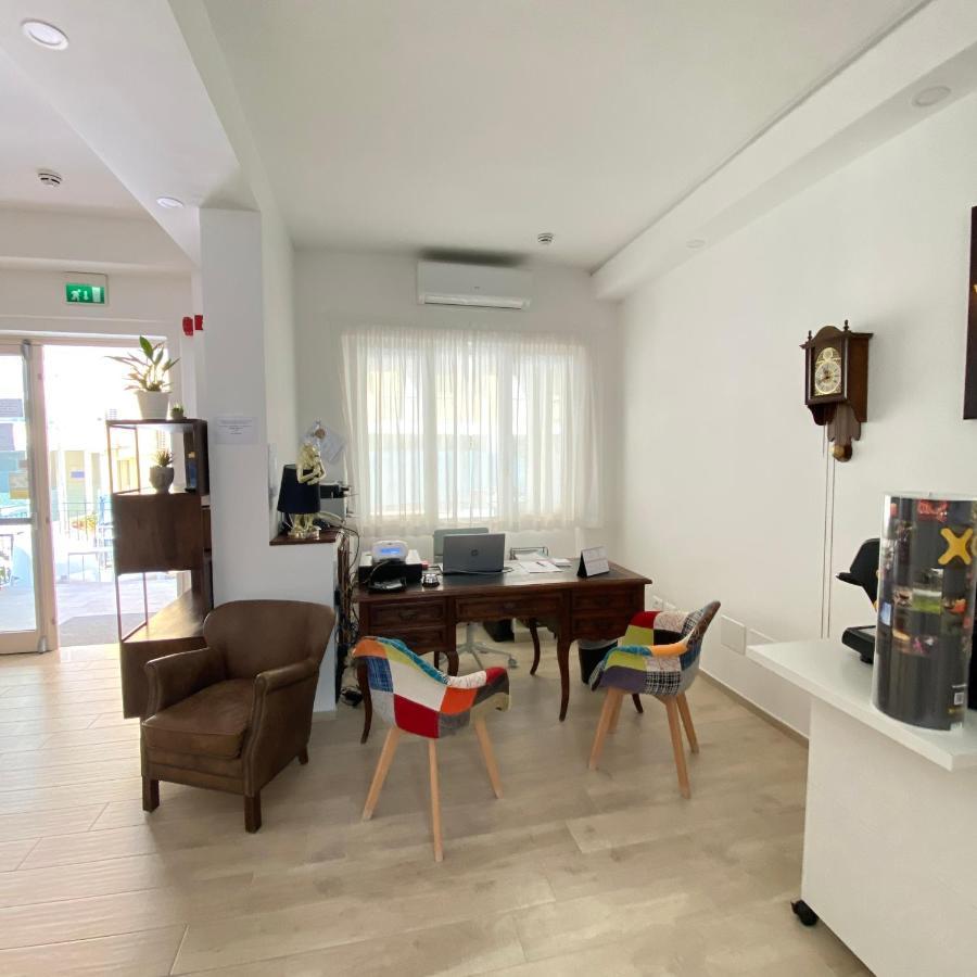 Hotel Bed And Book Rimini Exterior photo