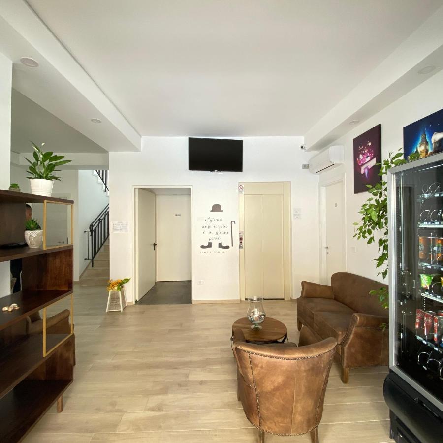 Hotel Bed And Book Rimini Exterior photo