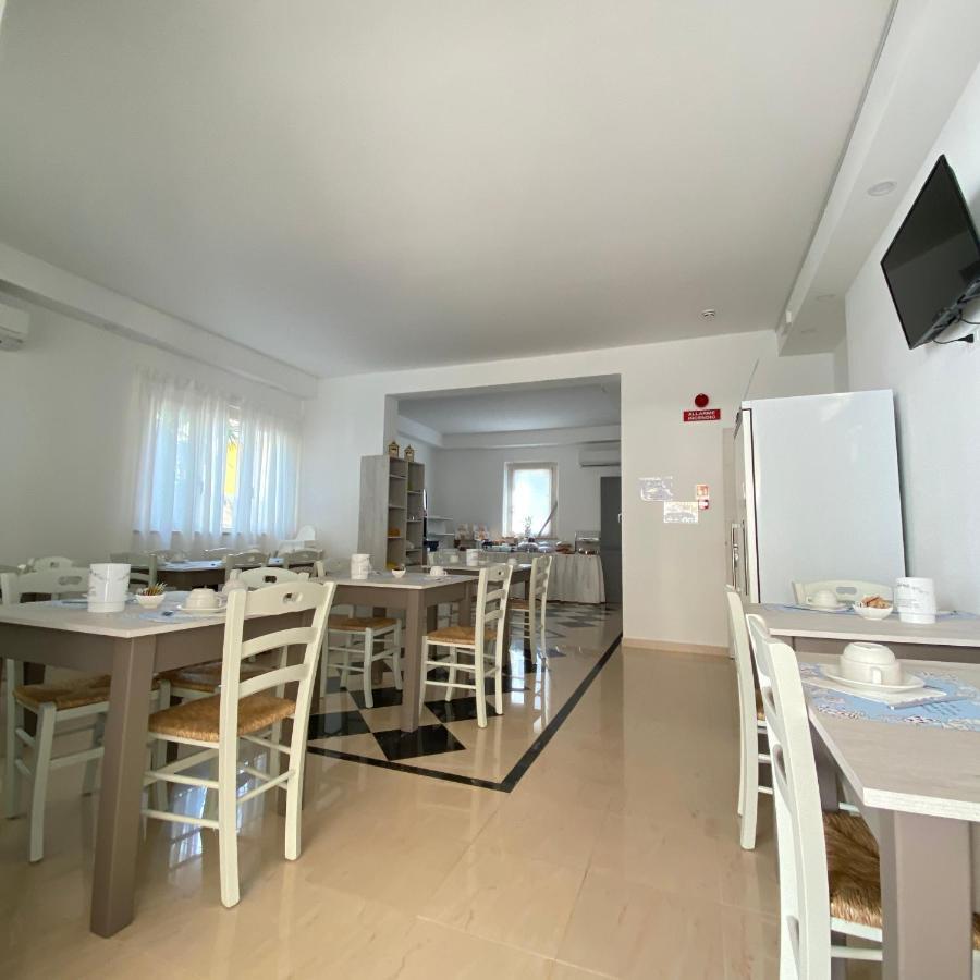 Hotel Bed And Book Rimini Exterior photo