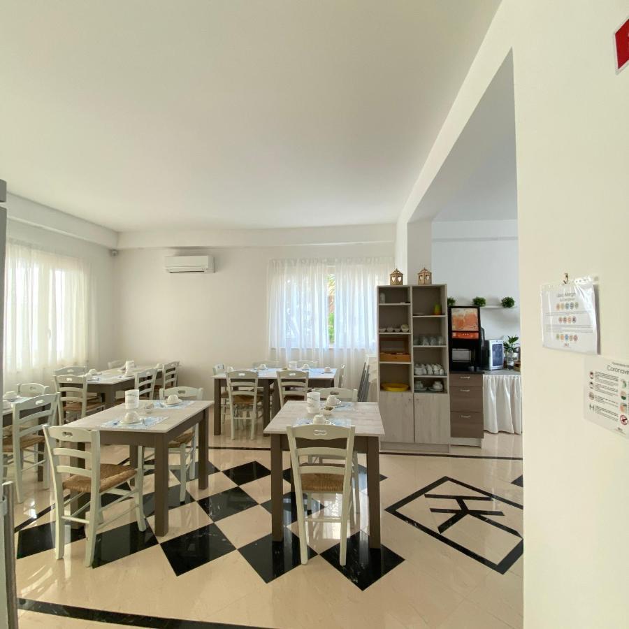 Hotel Bed And Book Rimini Exterior photo