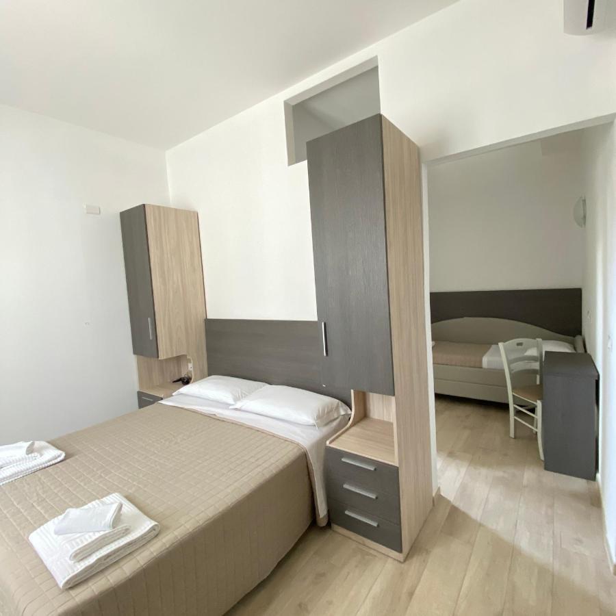 Hotel Bed And Book Rimini Exterior photo