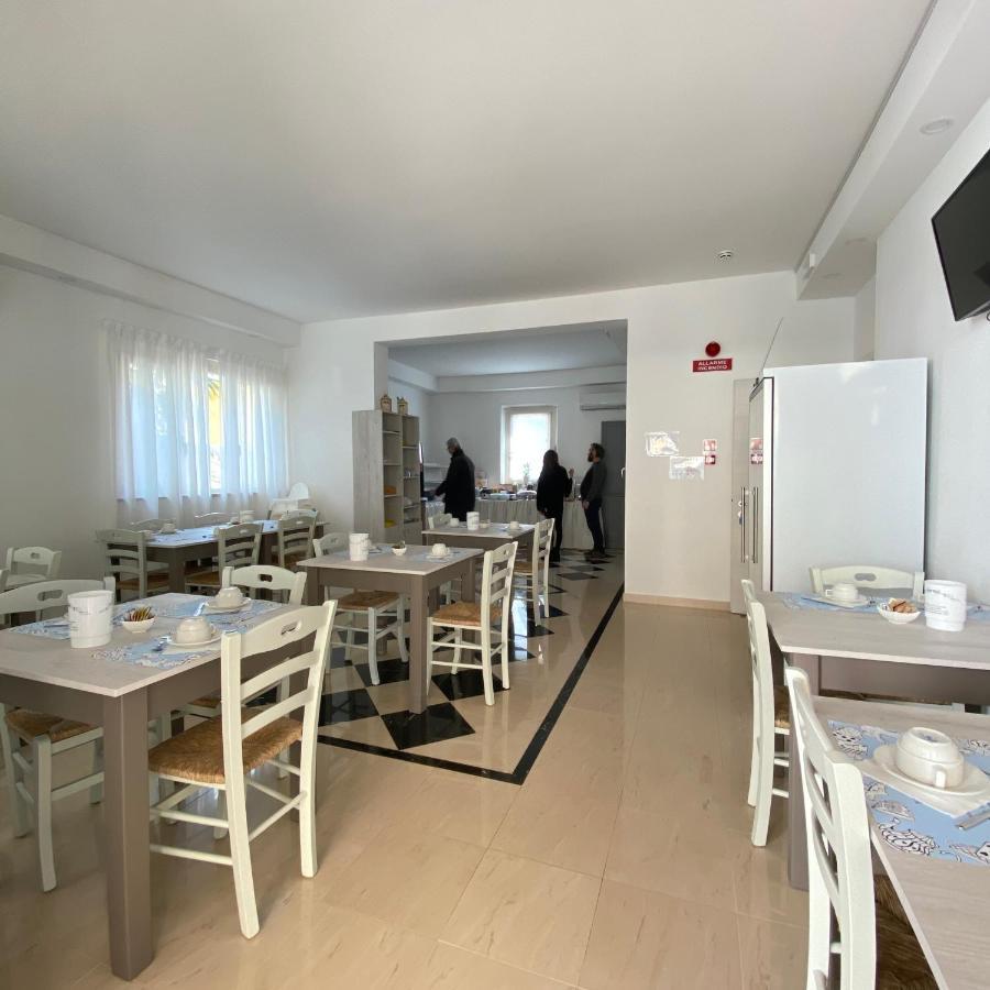 Hotel Bed And Book Rimini Exterior photo