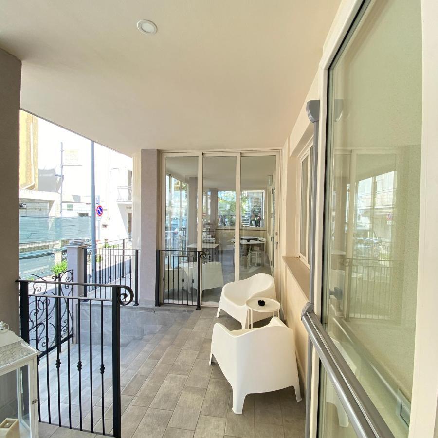 Hotel Bed And Book Rimini Exterior photo