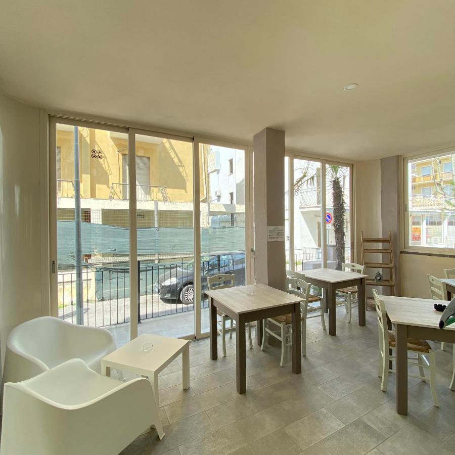 Hotel Bed And Book Rimini Exterior photo