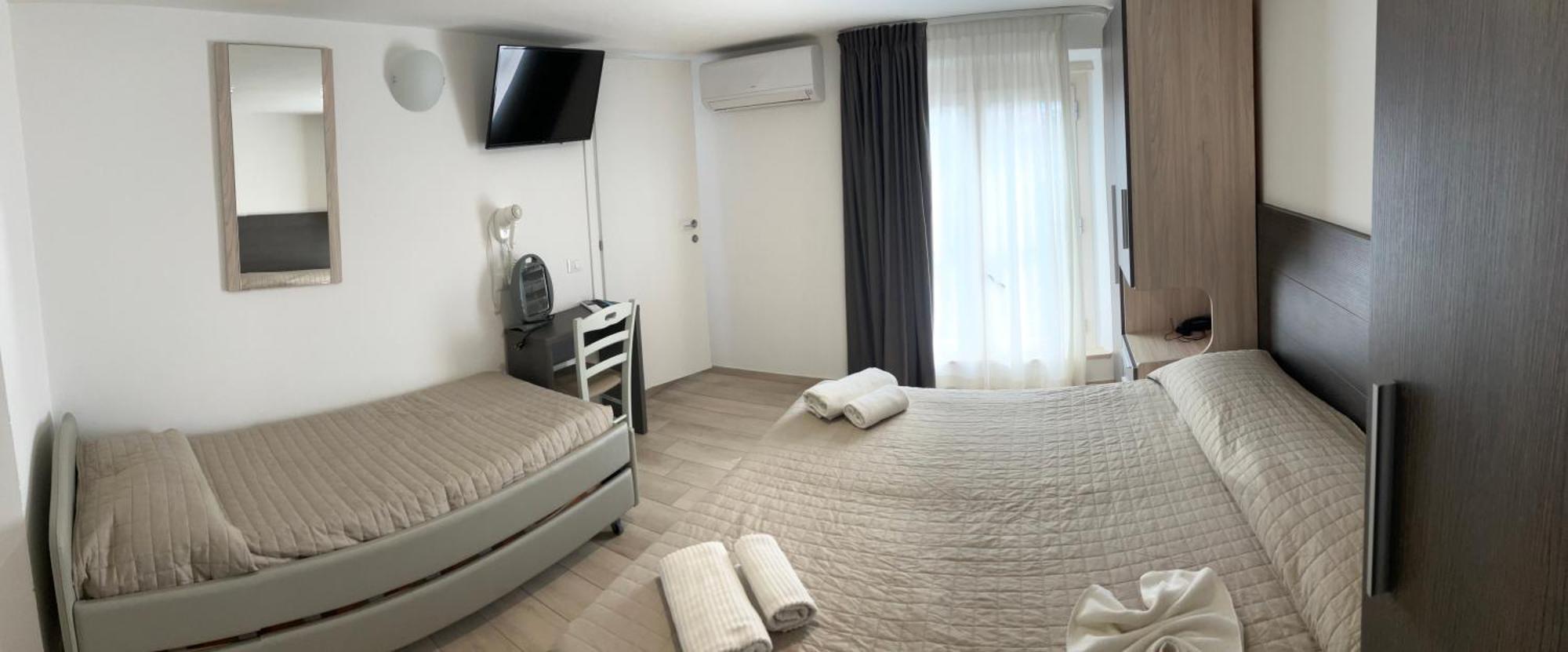 Hotel Bed And Book Rimini Exterior photo