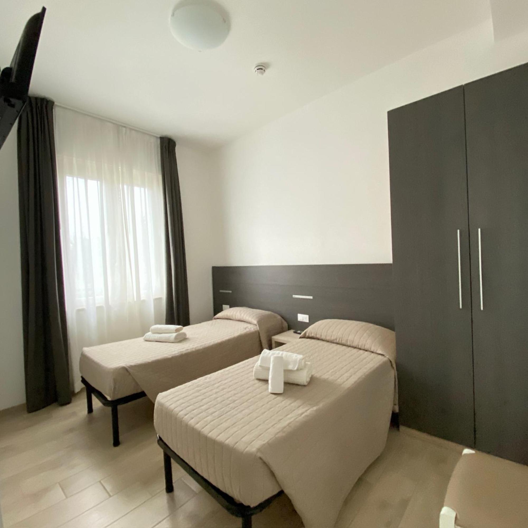Hotel Bed And Book Rimini Exterior photo