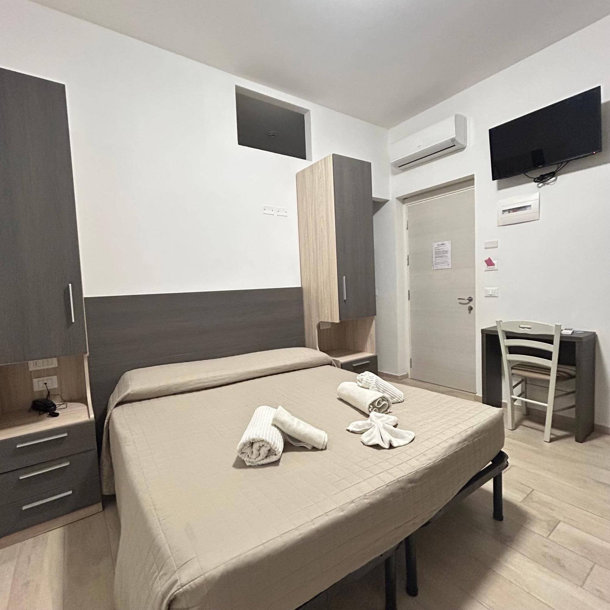 Hotel Bed And Book Rimini Exterior photo